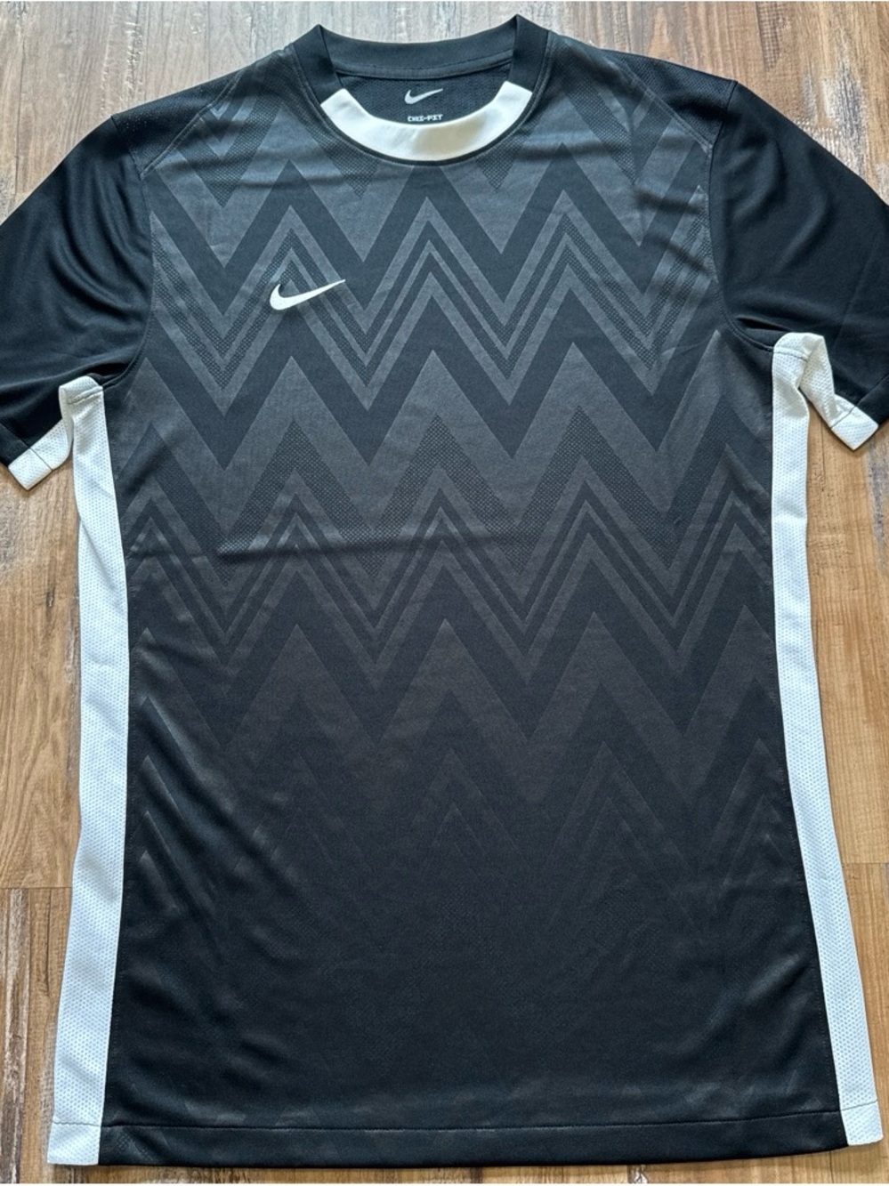 Nike Men’s Black Jersey with White Side Panels